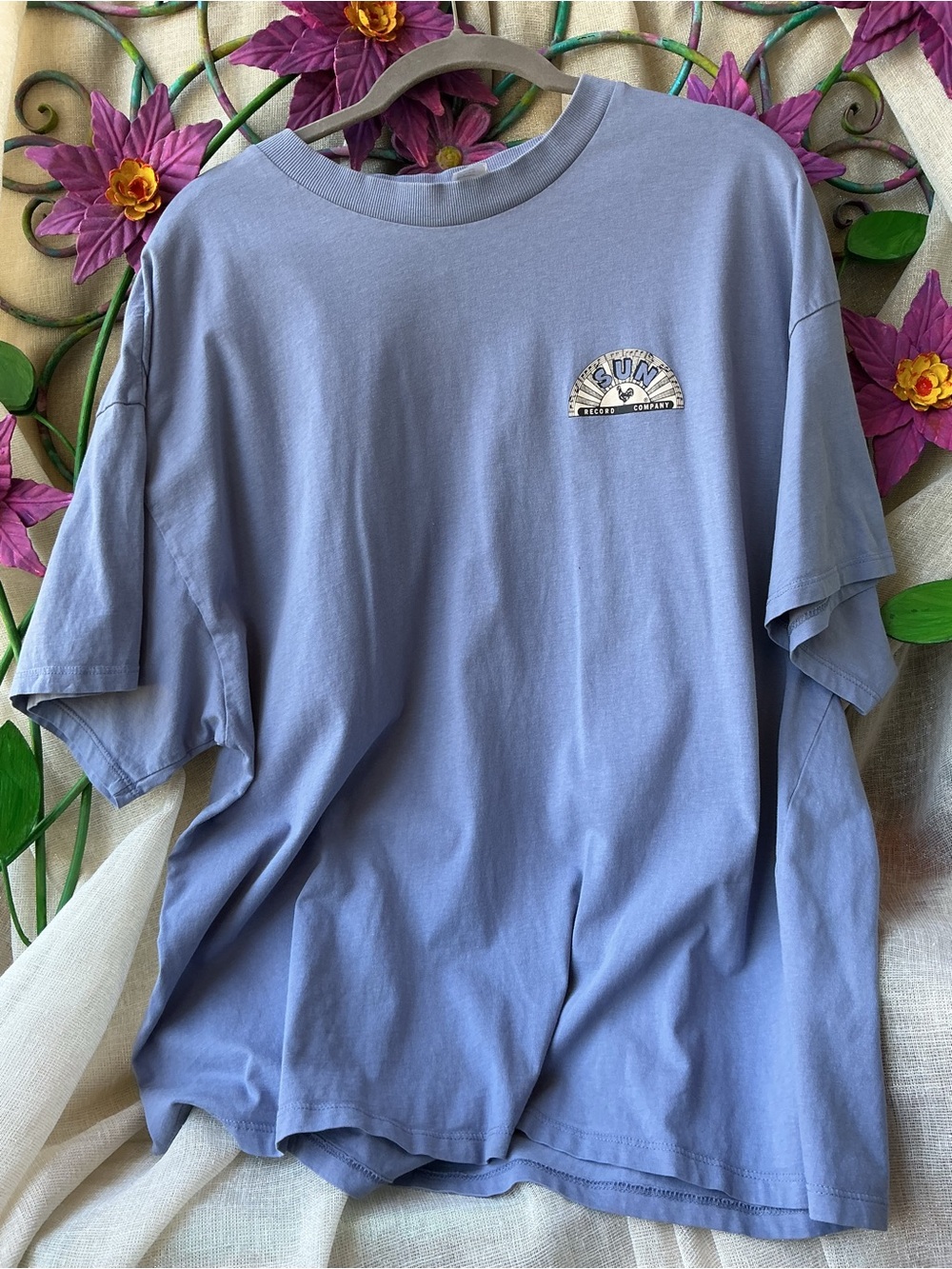 H&M Men's Periwinkle Graphic Crewneck Tee-Shirt